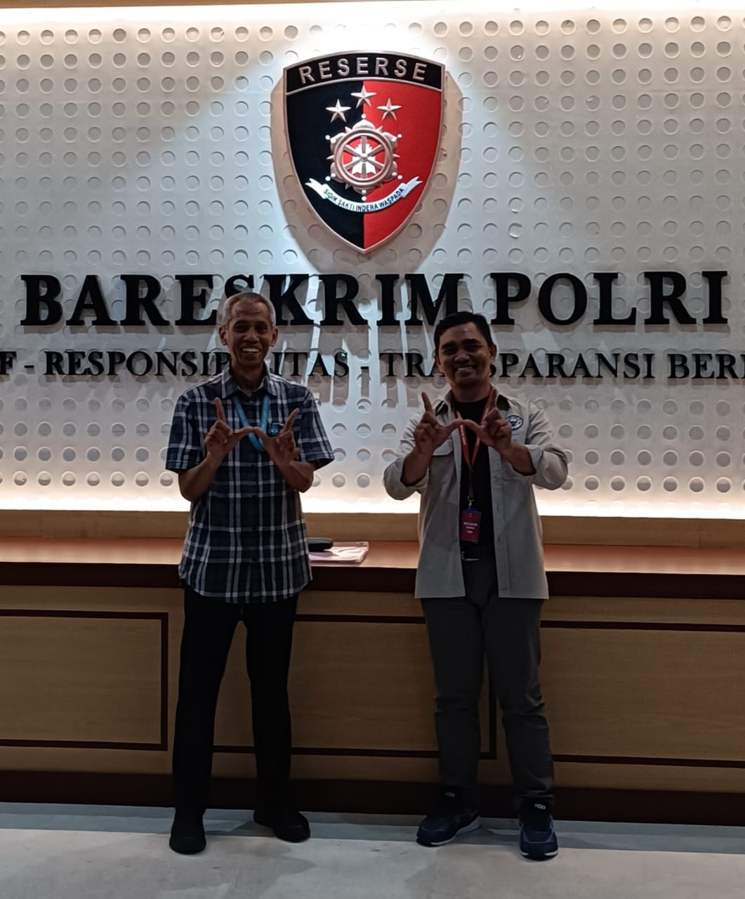 LAPOR : Ketua BWI Perwakilan Kalbar, Andi Musa bersama wakif, Nur Iskandar saat melaporkan dugaan mafia tanah ke Mabes Polri.