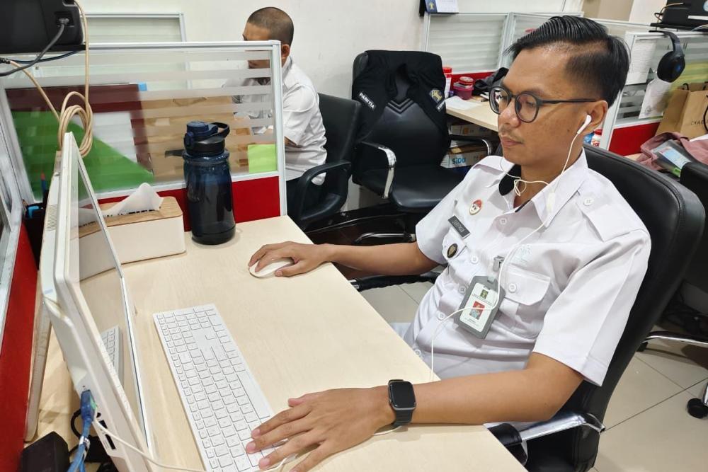Kanwil Kemenkum Kalbar mengikuti sosialisasi indeks implementasi NSPK manajemen ASN secara daring pada Rabu (19/11).