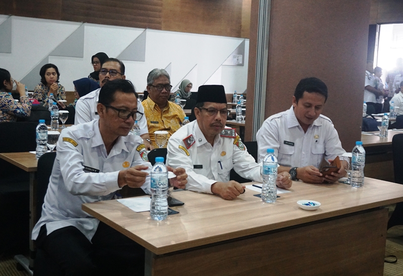 RAKOR: Sekda Ismail saat menghadiri Rakor Persiapan dan Percepatan Pembangunan SPPG.