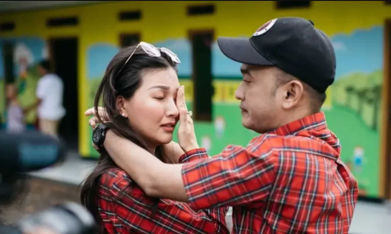 Sarwendah menangis di depan Ruben Onsu