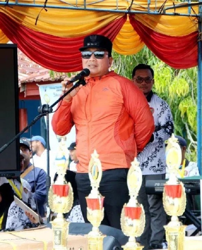 Bupati Sujiwo memberi arahan kepada guru Kubu Raya di HUT ke-80 PGRI dan Hari Guru Nasional 2025.