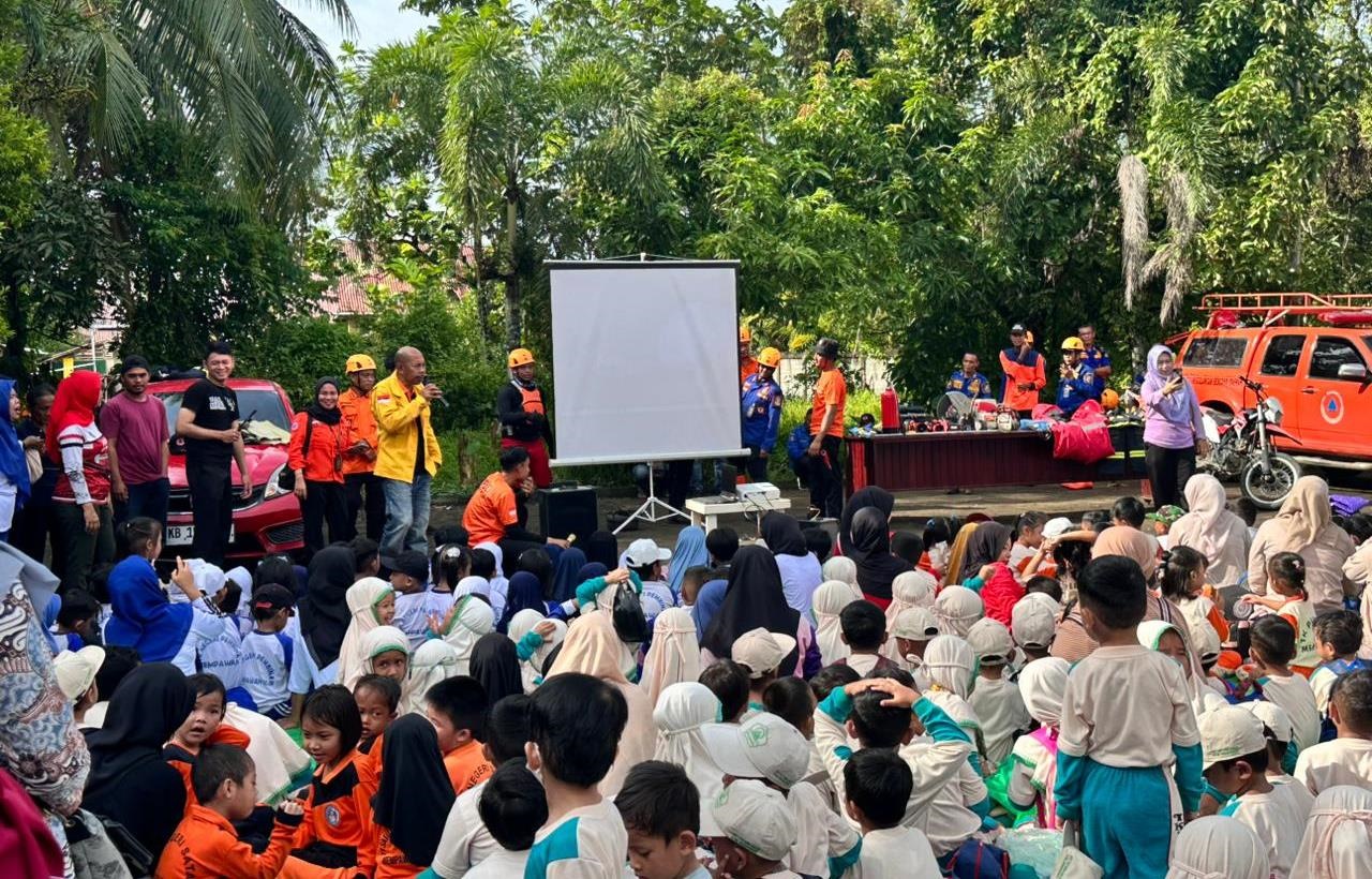 EDUKASI: Ratusan murid TK/PAUD saat mendapatkan edukasi dari BPBD Mempawah.