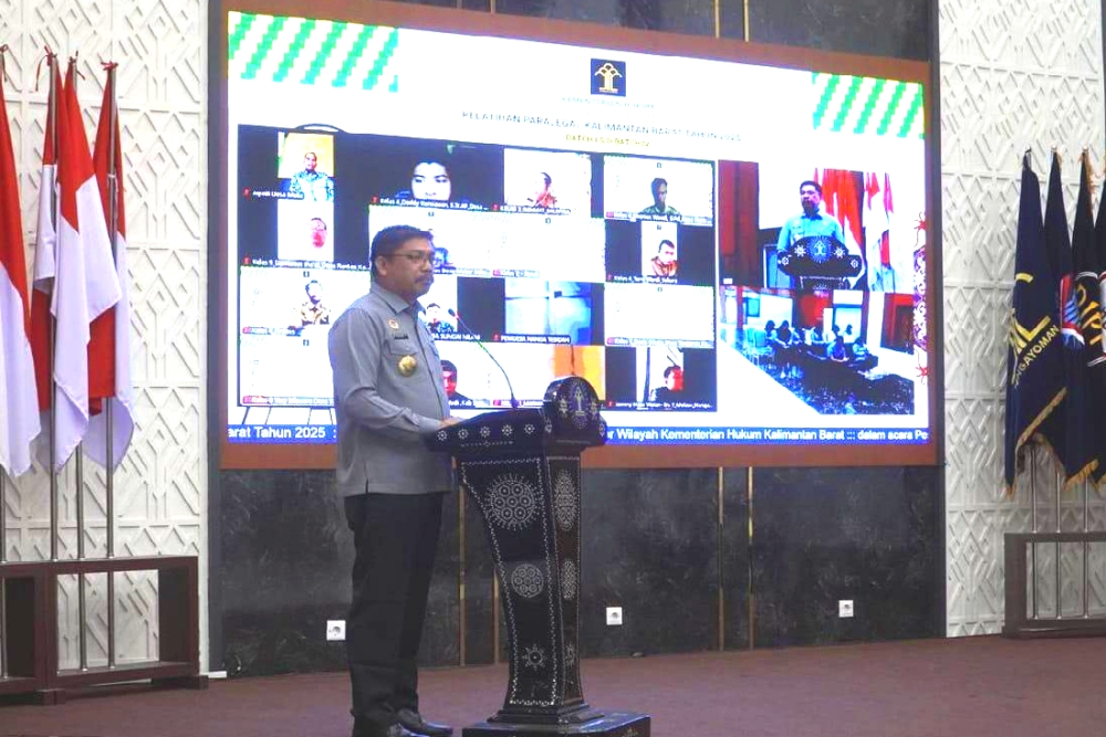 Pembukaan pelatihan paralegal secara virtual pada Senin (24/11).
