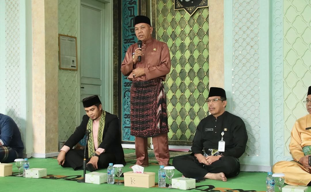 Wabup Juli saat menghadiri pengajian ASN Pemkab Mempawah