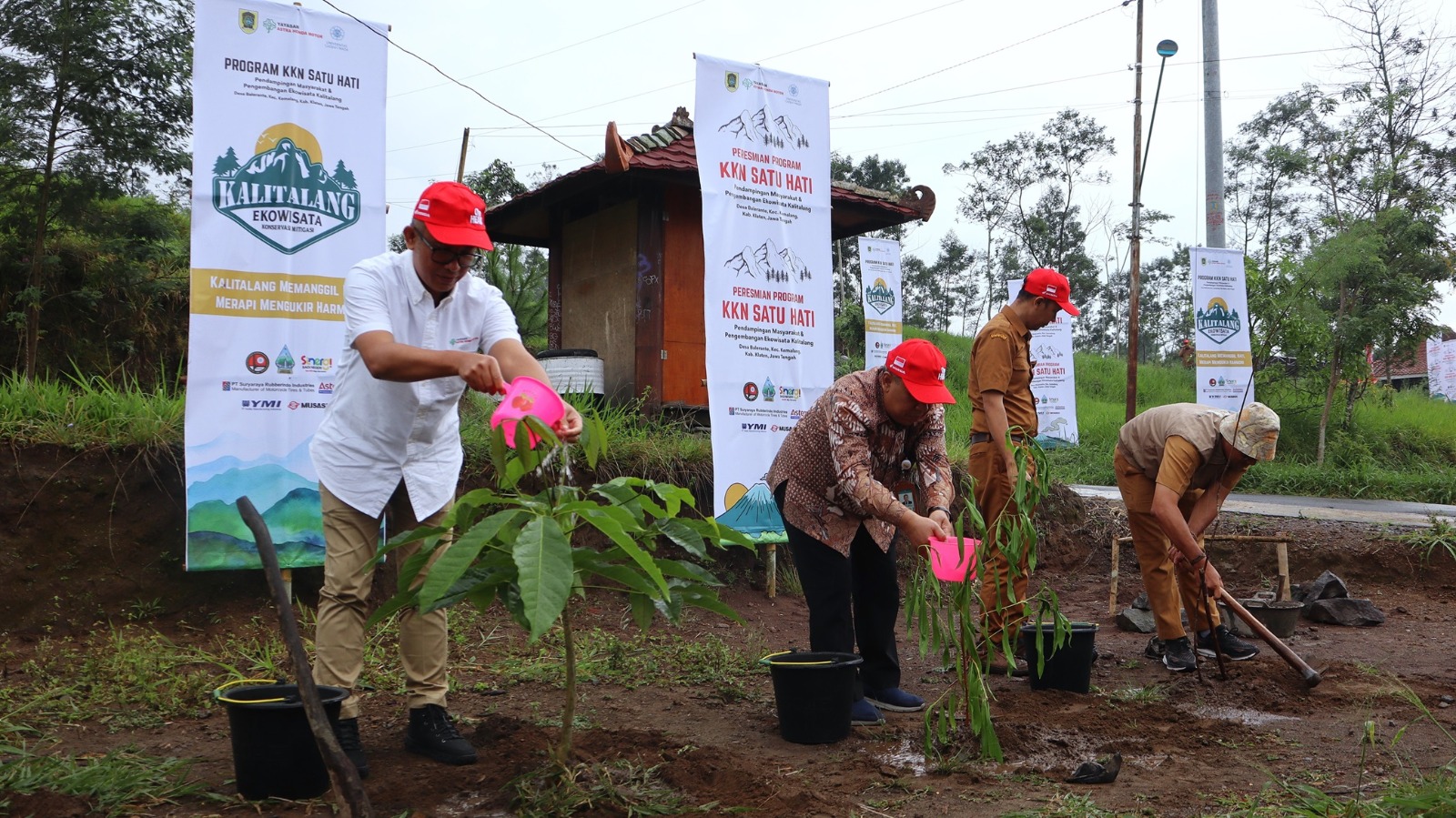 Yayasan Astra Honda Motor (Yayasan AHM) menggelar program KKN Tematik Satu Hati di Klaten, Jawa Tengah.