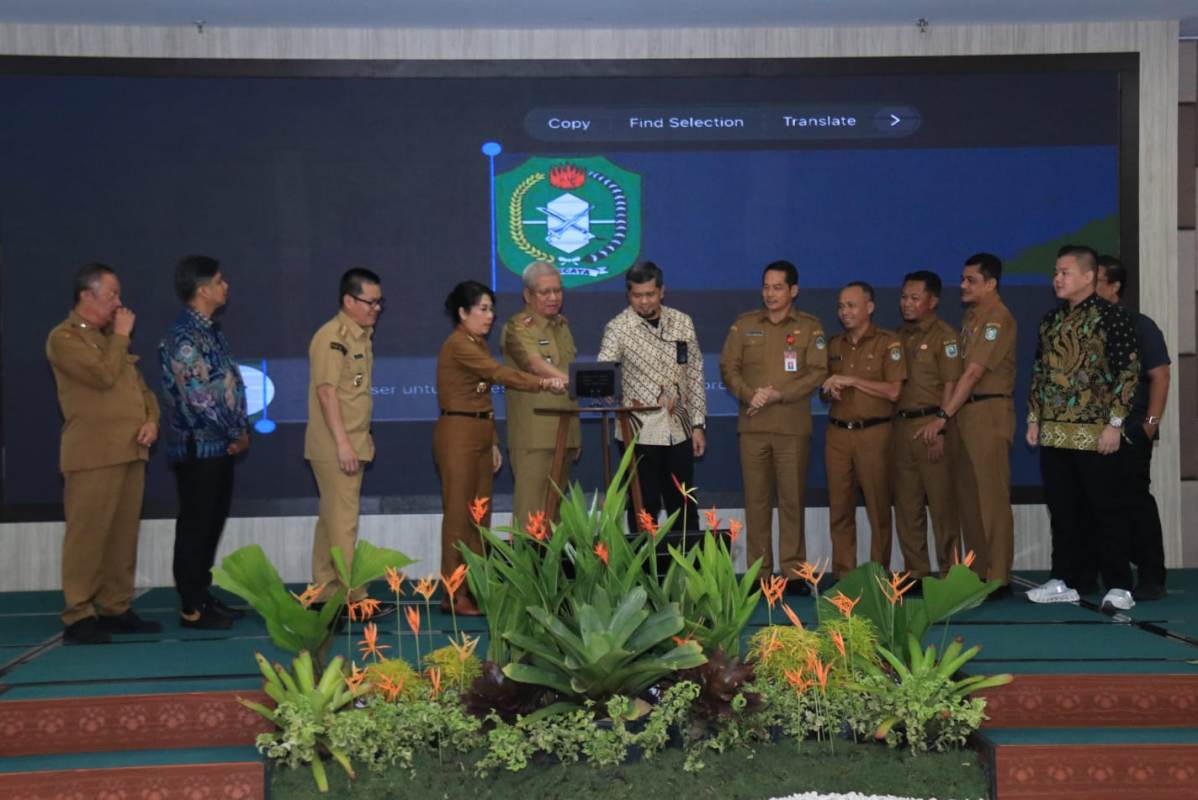 Peluncuran layanan internet publik dan serta sistem pemantauan layanan publik melalui CCTV.