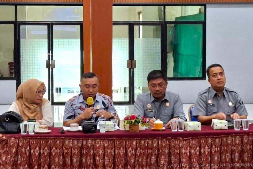 Kanwil Kemenkum Kalbar menggelar mediasi dan konsultasi oleh DPRD Kota Singkawang pada Senin (24/11).