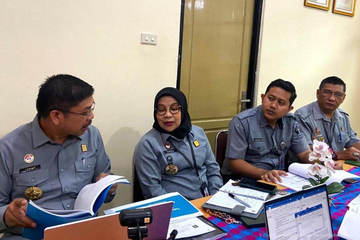 Kanwil Kemenkum Kalbar menggelar kegiatan penguatan pelaksanaan audit kepatuhan PMPJ bersama direktorat perdata secara daring pada Senin (24/11).