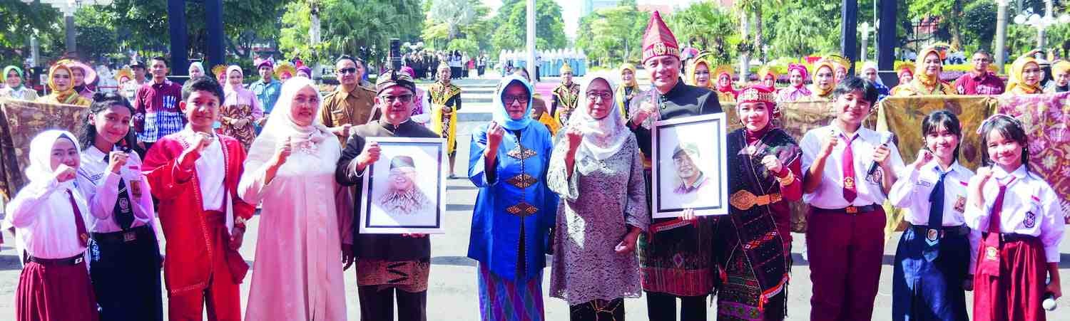 HARI GURU: Mendikdasmen Abdul Mu