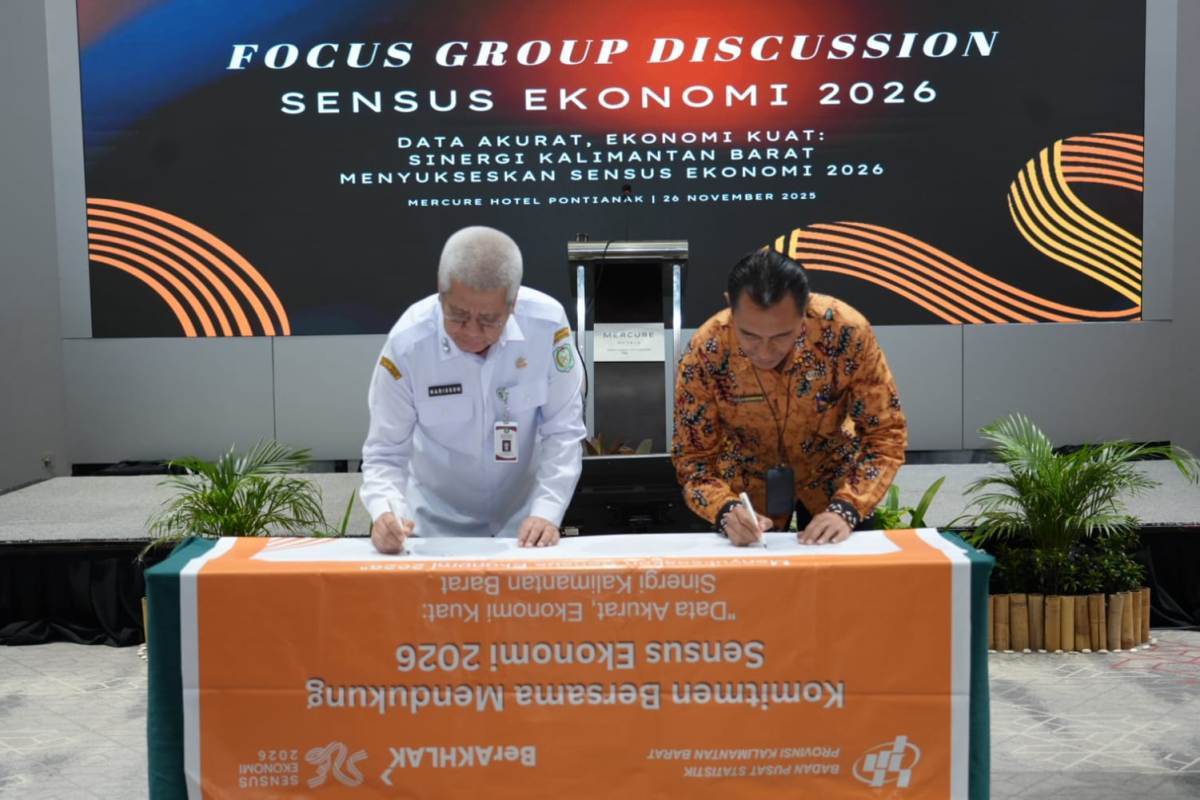Penandatangan bersama komitmen pelaksanaan Sensus Ekonomi 2026 antara Pemprov Kalbar dan BPS Kalbar di Hotel Mercure Pontianak, Rabu (26/11).