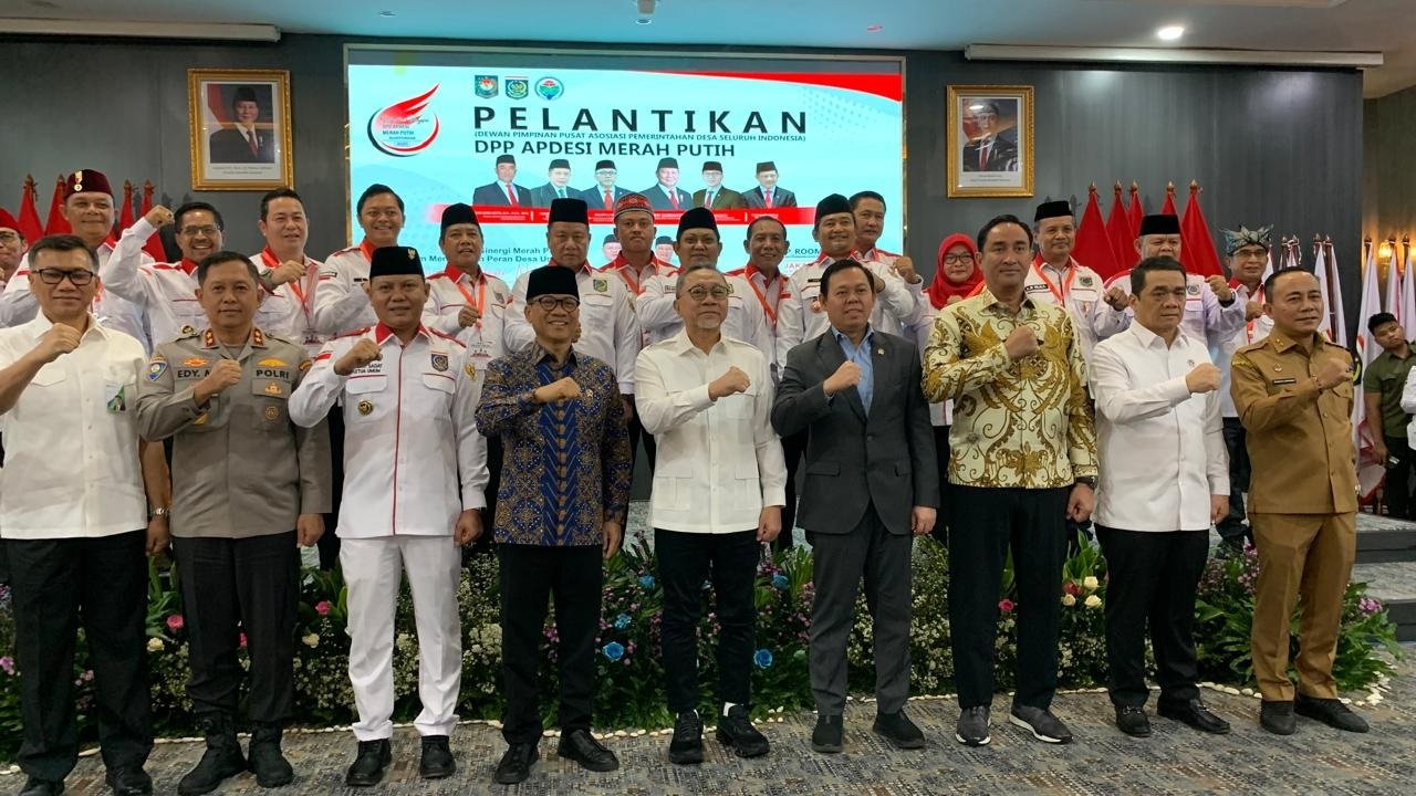 PELANTIKAN: Pelantikan Kepengurusan Asosiasi Pemerintah Desa Seluruh Indonesia (APDESI) Merah Putih di Kantor Kemendes, Kalibata, Jakarta, Selasa (25/11).