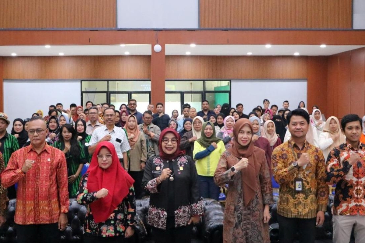Kanwil Kemenkum Kalbar menggelar sosialisasi layanan perseroan perorangan di Aula Soepomo pada Kamis (27/11).