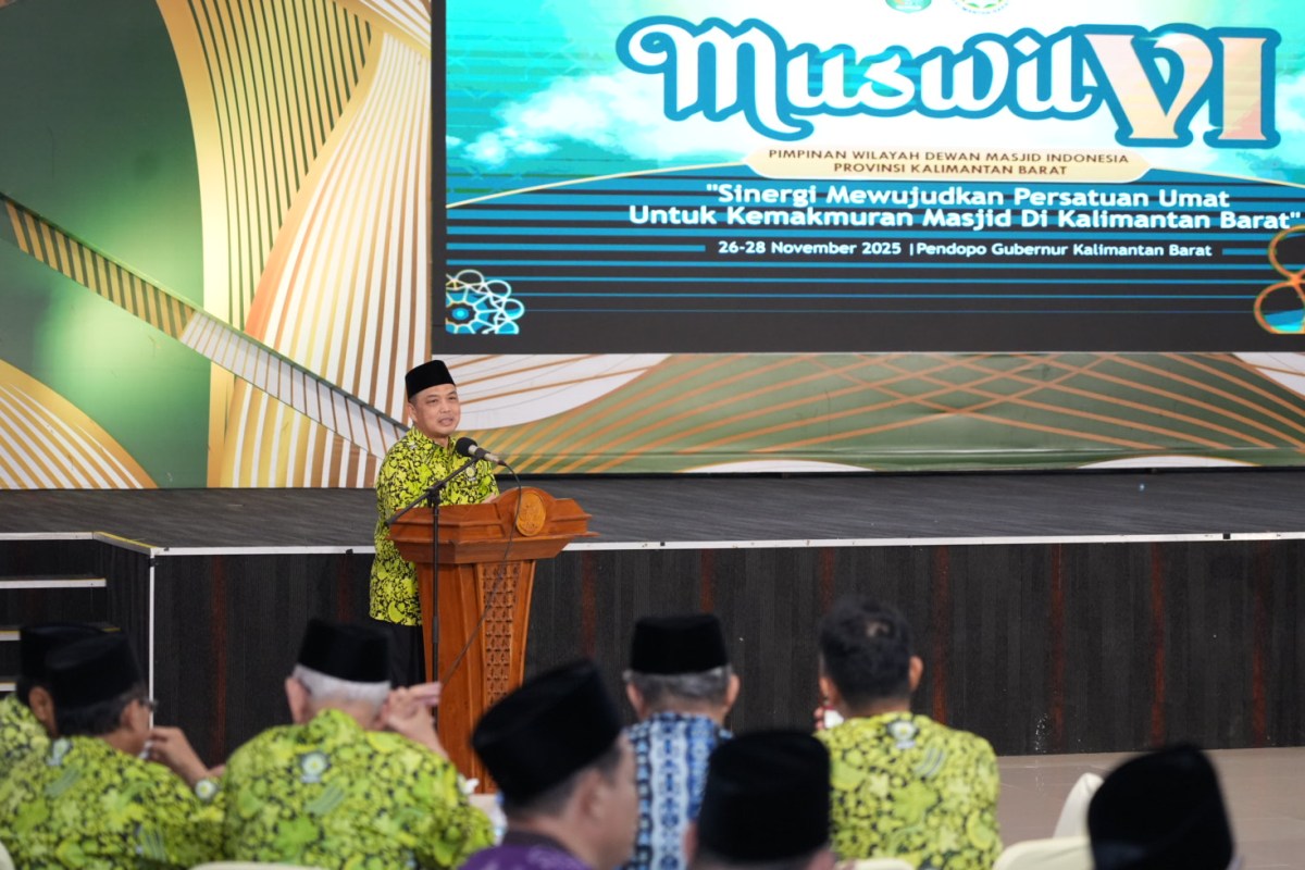 Gubernur Kalimantan Barat, Ria Norsan, saat membuka Musyawarah Wilayah (Muswil) ke-6 Dewan Masjid Indonesia (DMI) Provinsi Kalimantan Barat.
