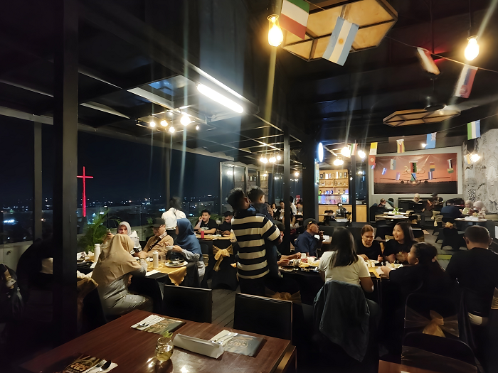 Rooftop Hotel NEO Gajah Mada Pontianak saat Suasana Perayaan Malam Tahun Baru.