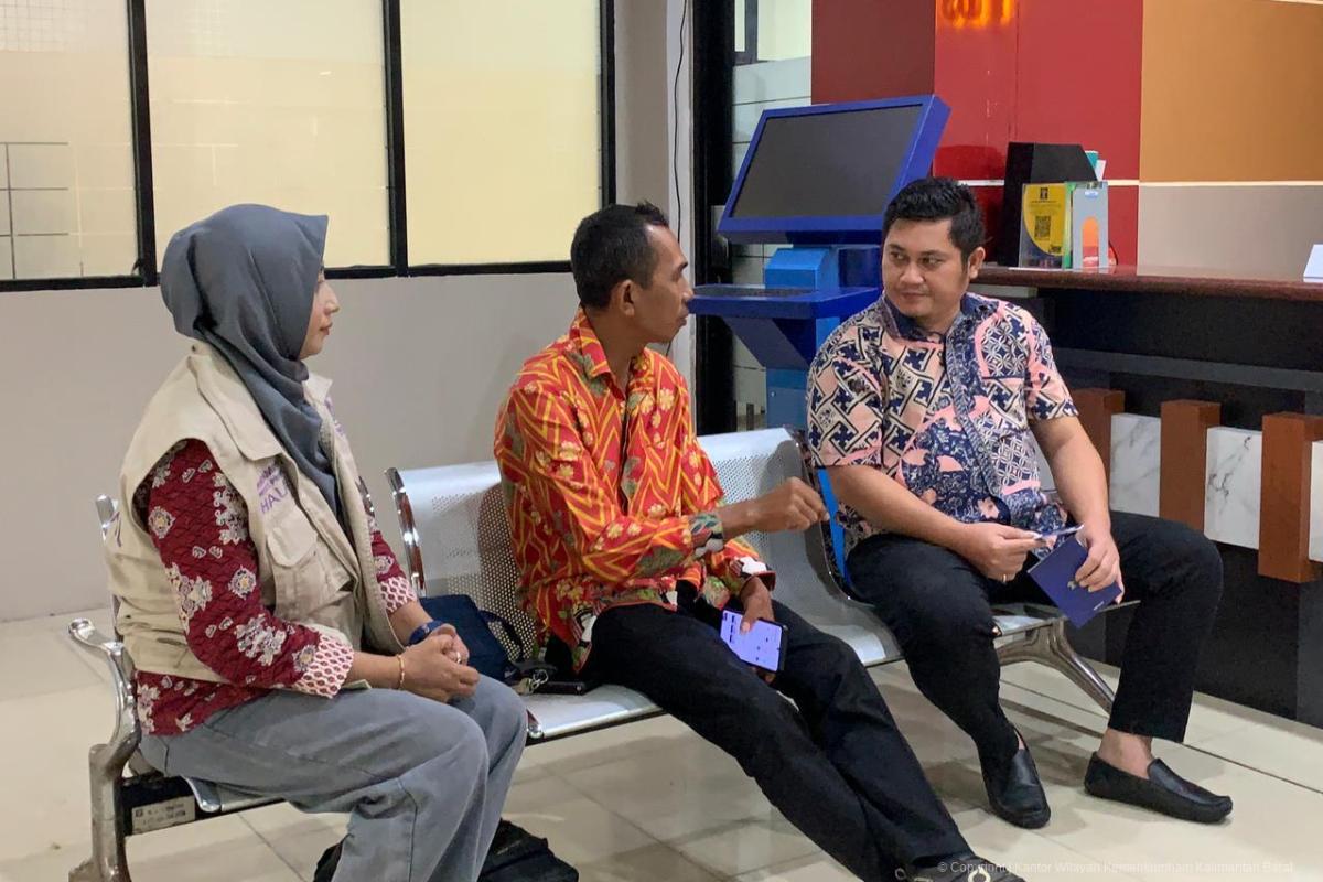 Divisi Pelayanan Hukum Kanwil Kemenkum Kalbar memberikan pelayanan Kekayaan Intelektual (KI), pada Kamis (27/11).