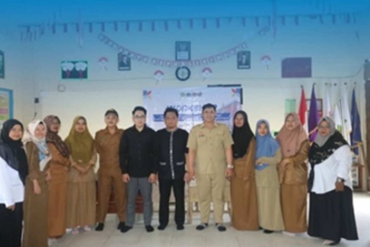 Tim PKM dari Prodi Pendidikan Teknologi Informasi Universitas PGRI Pontianak melaksanakan workshop pembuatan media pembelajaran digital di Desa Suka Mulya pada 20 mei 2025 lalu.