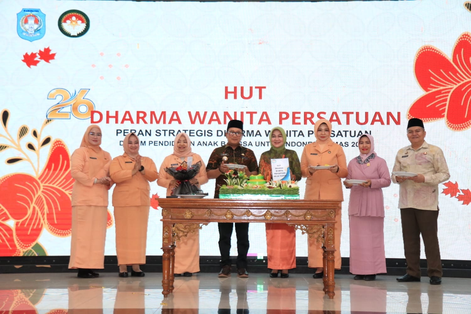 ULTAH DWP: Peringatan Hari Ulang Tahun ke-26 Dharma Wanita Persatuan (DWP) yang digelar di Aula Kantor Bupati Kubu Raya.
