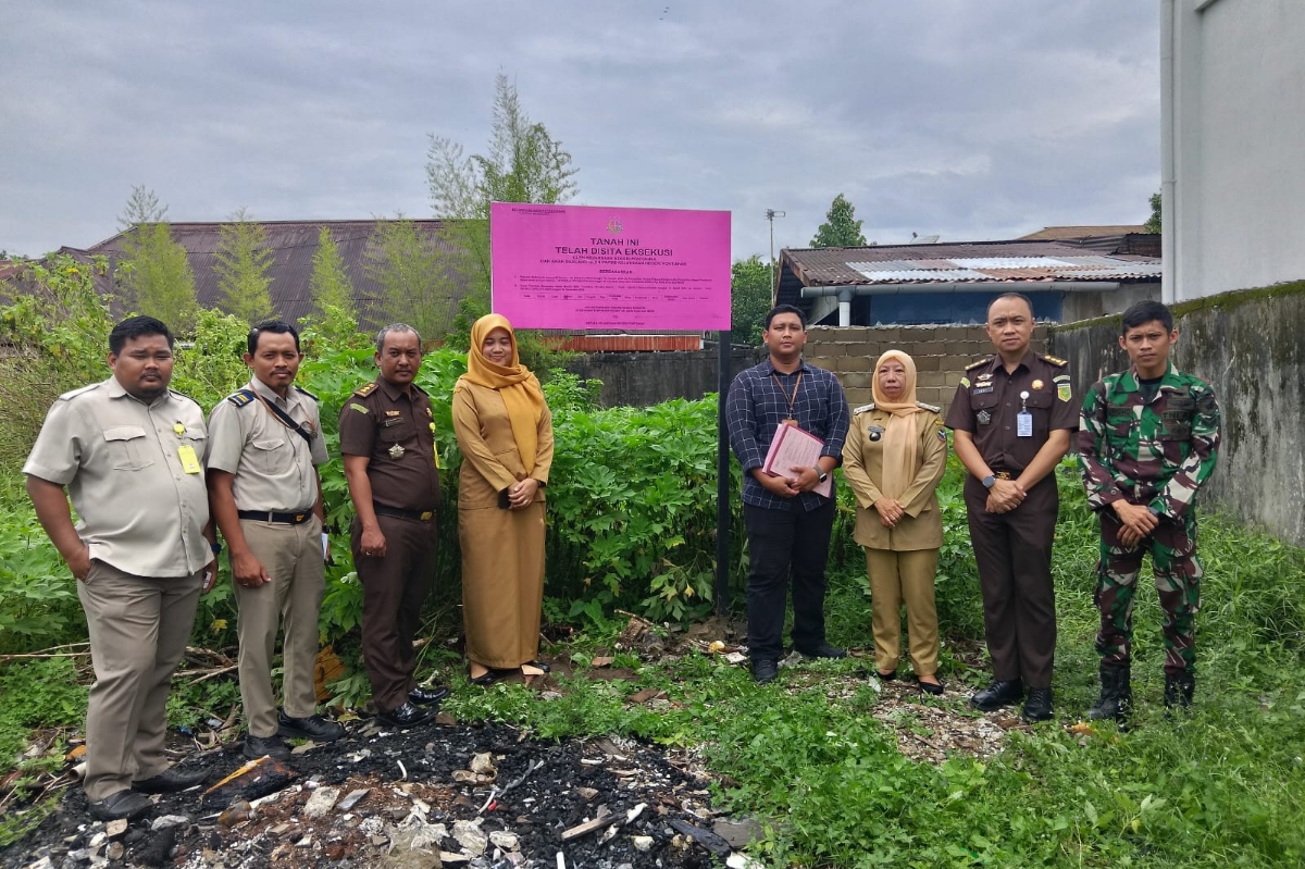 Kejati Kalbar kembali menemukan dan menyita aset milik terpidana Wendy alias Asia, terpidana korupsi  di enam lokasi baru, Selasa (2/12).