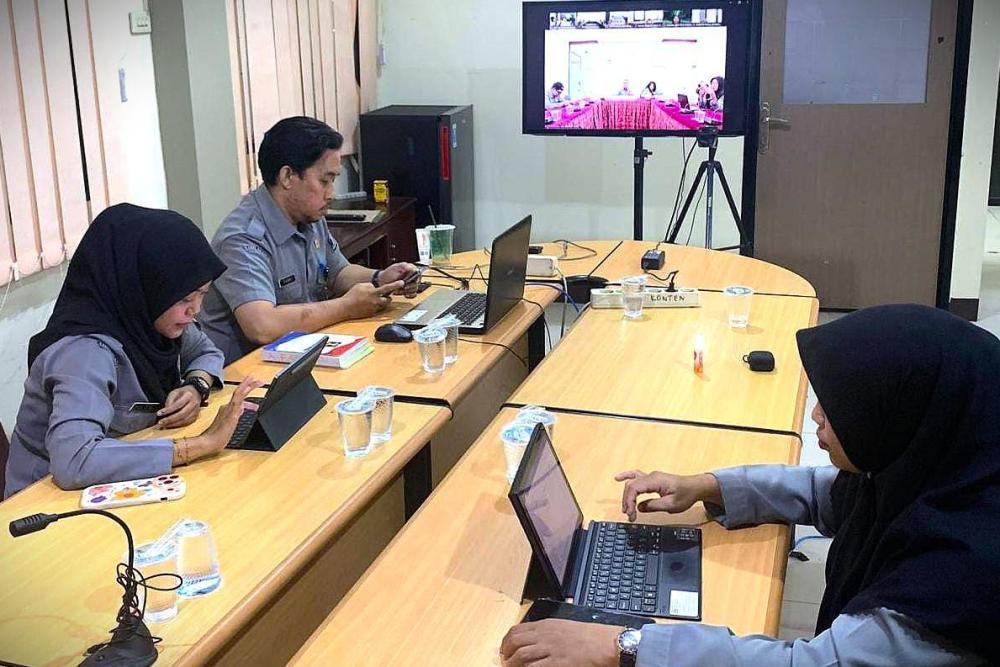 Kanwil Kemenkum Kalbar menggelar rapat harmonisasi Raperbup Sanggau pada Selasa (2/12).