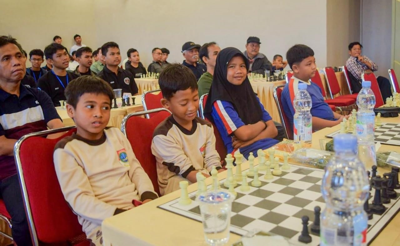CATUR: Pemkab Sintang gelar kejuaraan catur untuk mengasah kecakapan berpikir generasi muda.