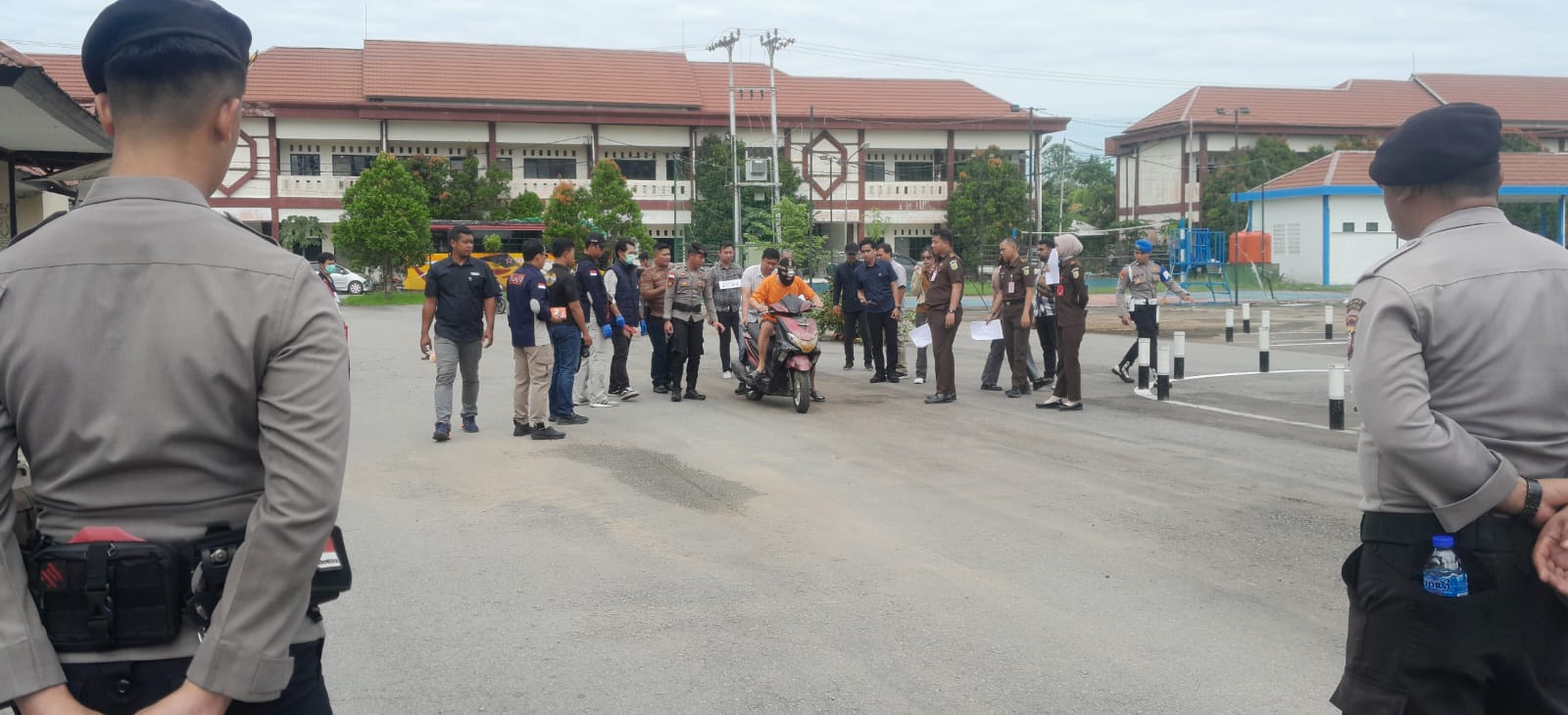 Polres Sambas saat gelar rekonstruksi kasus kekerasan yang menyebabkan seseorang meninggal dunia.