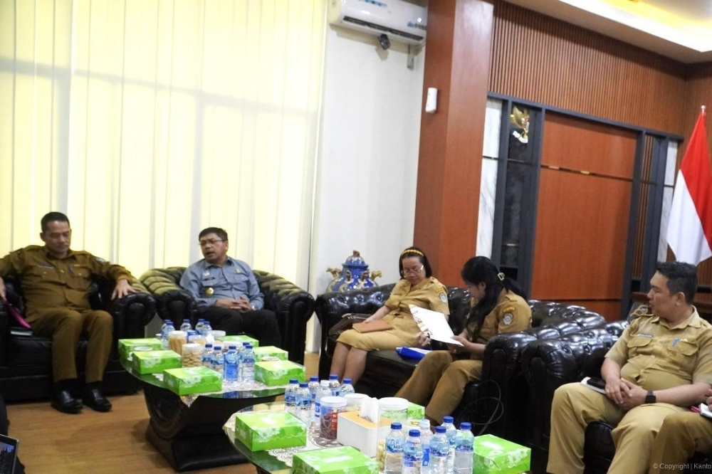 Kanwil Kemenkum Kalbar menerima kunjungan Sekda Landak pada Selasa (2/12).
