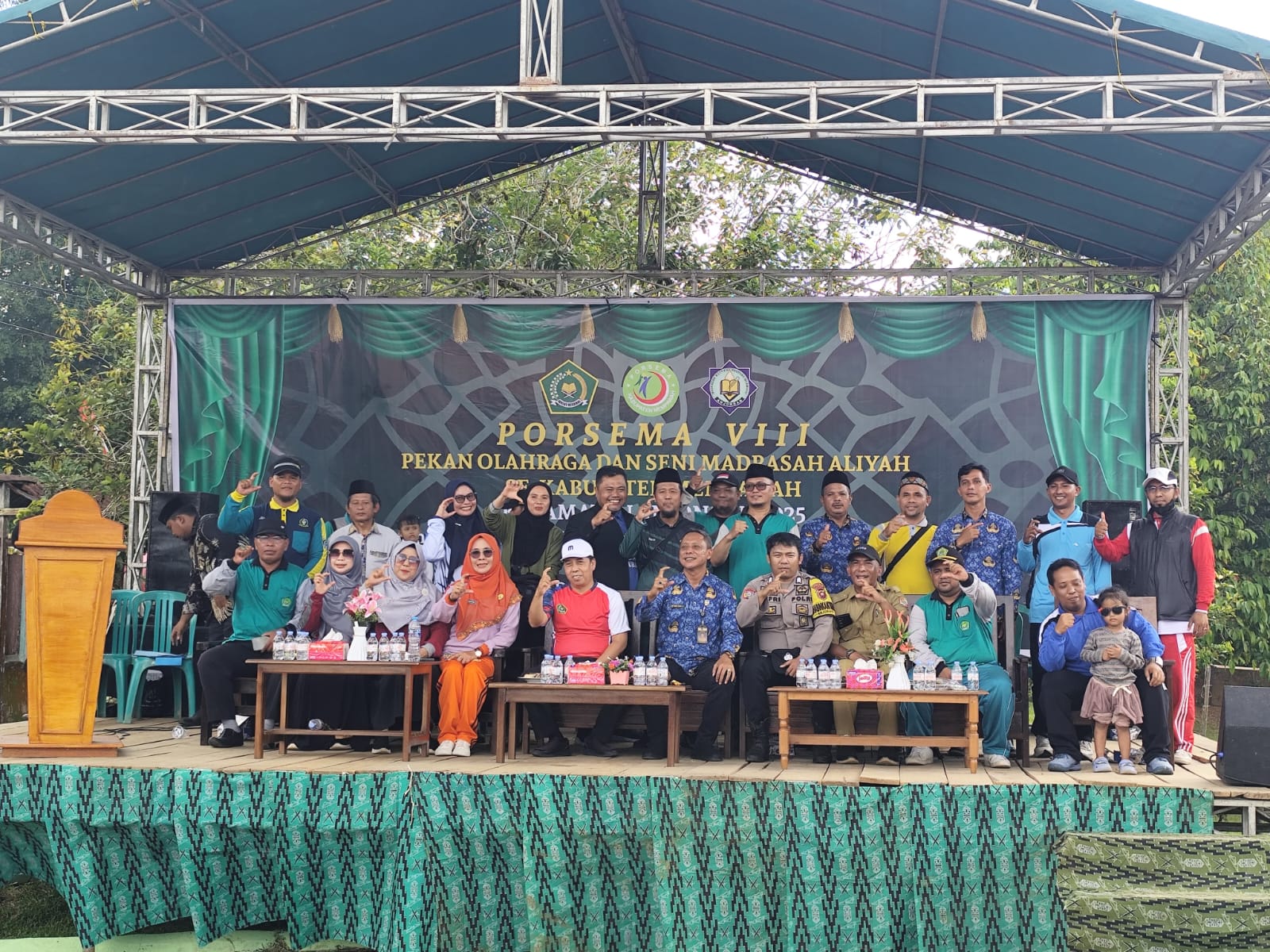 PEMBUKAAN: Suasana pembukaan PORSEMA VIII se-Kabupaten Mempawah.