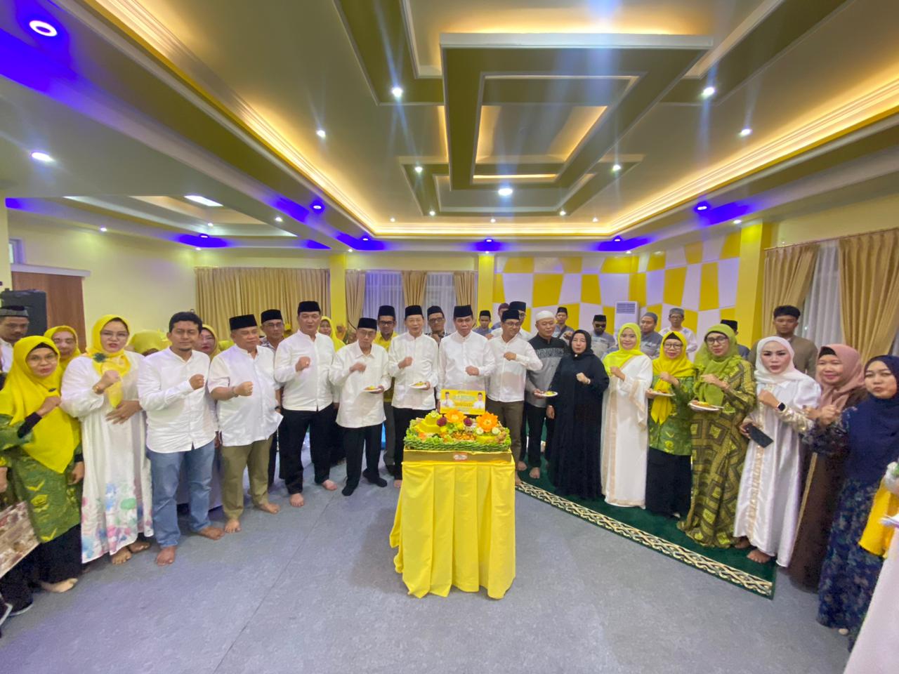 DPD Partai Golkar Kalimantan Barat menggelar doa bersama untuk para korban bencana di Aceh, Sumatera Barat dan Sumatera Utara, dengan mengintruksikan para kader untuk berempati membantu dengan minimal