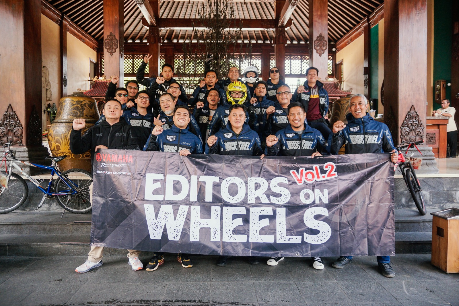 Para peserta Editors On Wheels Vol.2 siap melanjutkan perjalanan seru bersama Yamaha, menjelajahi lanskap indah dan menantang di sekitar Gunung Merapi dan Kopeng!
