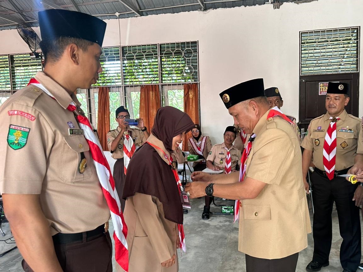 Wabup Juli Suryadi saat membuka Kursus Mahir Tingkat Lanjutan (KML) Pembina Pramuka Penggalang dan Penegak.