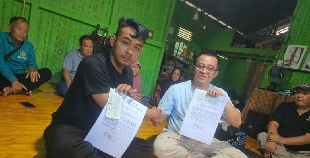 Pihak perusahaan dan keluarga korban sepakat damai dalam mediasi yang dilakukan dirumah korban.