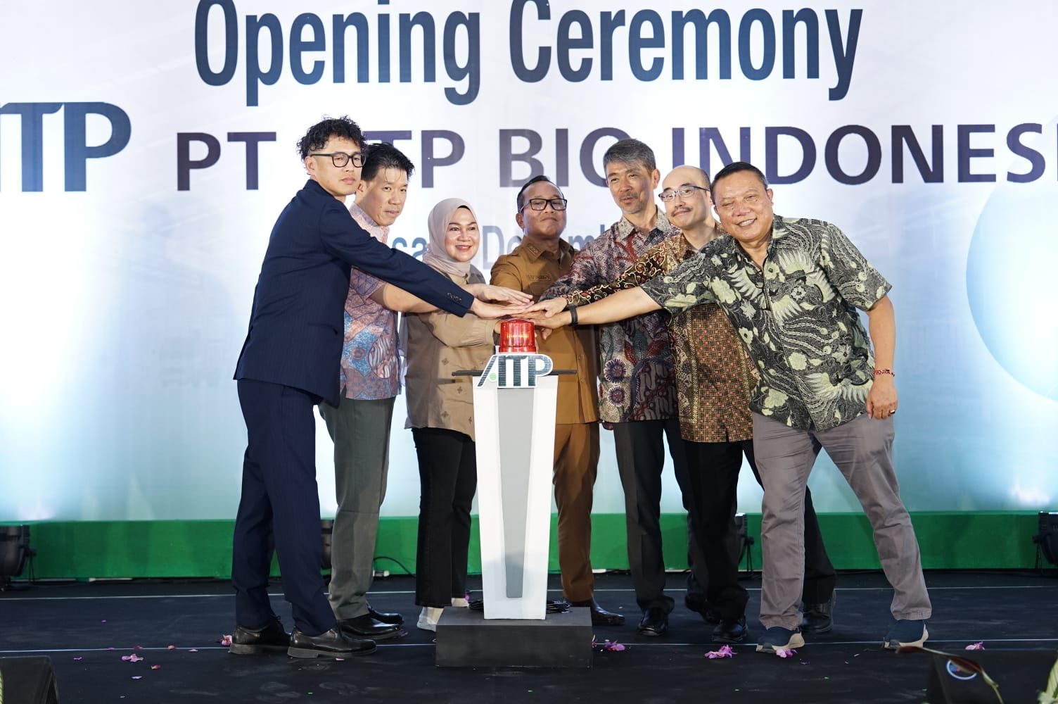 DIRESMIKAN: Peresmian PT ATP Bio Indonesia bersama Bupati Kubu Raya Sujiwo, di Ambawang, Kubu Raya, Kalimantan Barat.