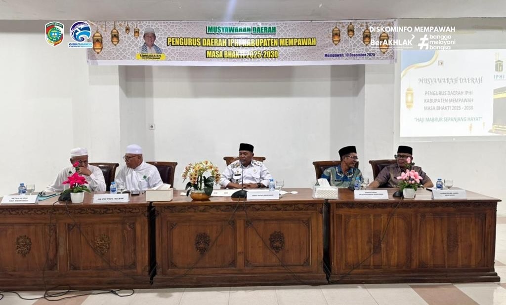 HADIR: Wabup Juli Suryadi saat menghadiri Musda PD IPHI Mempawah.