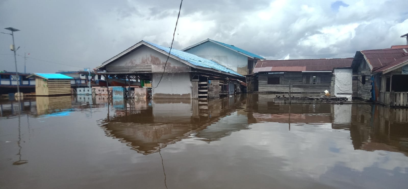 GENANGAN AIR : Kondisi genangan air di Pelabuhan Teluk Batang, Kabupaten Kayong Utara.