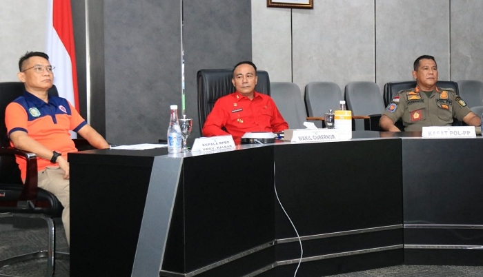 RAPAT: Wakil Gubernur Kalbar Krisantus Kurniawan mengikuti rapat koordinasi bersama Mendagri terkait kesiapsiagaan Damkar.