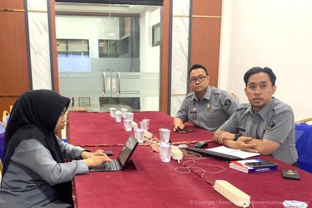 Kanwil Kemenkum Kalbar menggelar rapat harmonisasi Raperbup BSPS Kabupaten Sanggau pada Senin (15/12). ISTIMEWA