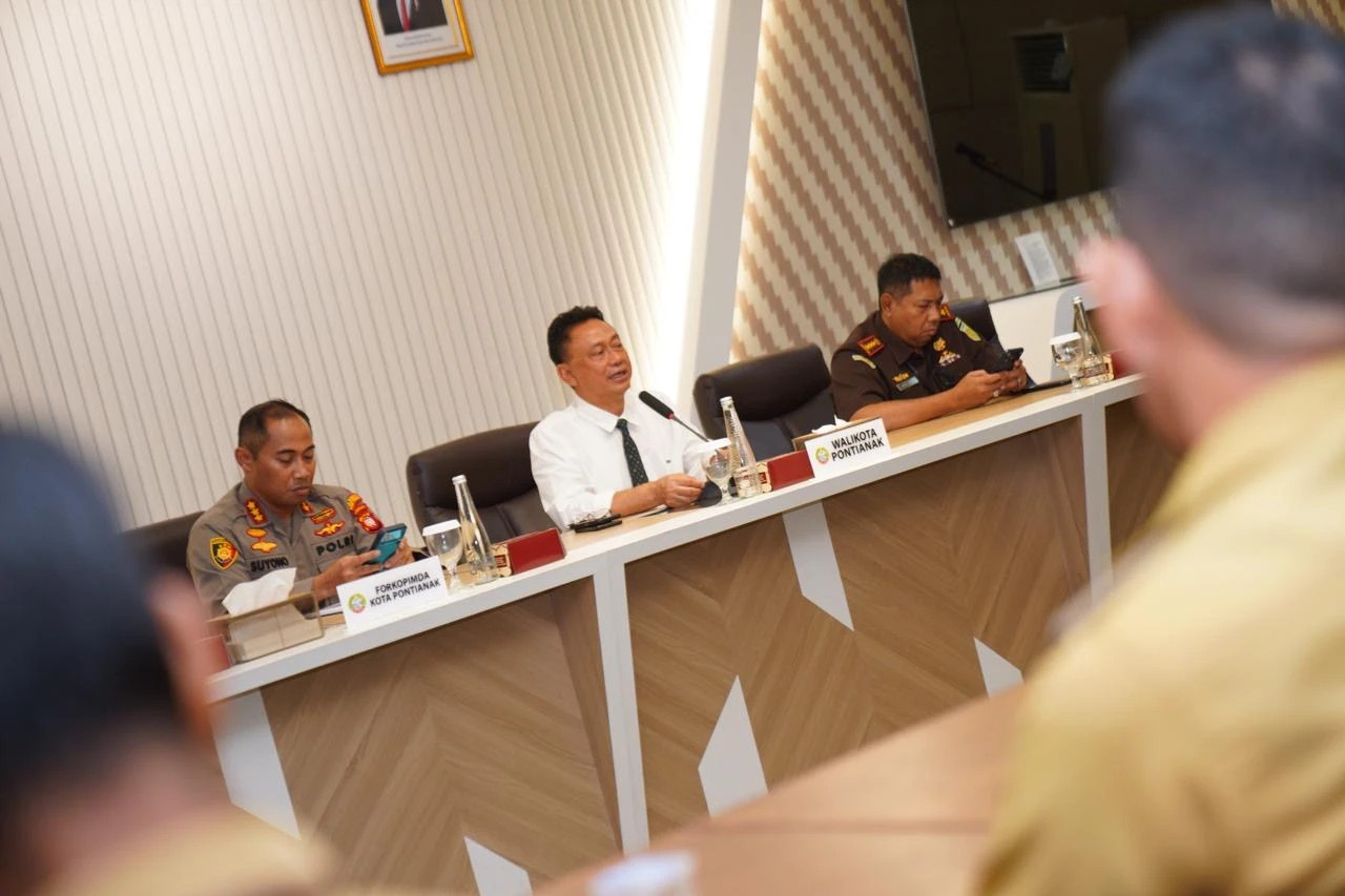 RAKOR: Pemkot Pontianak bersama Forkopimda menggelar rakor untuk persiapan pengamanan perayaan Natal 2025 dan Tahun Baru 2026.