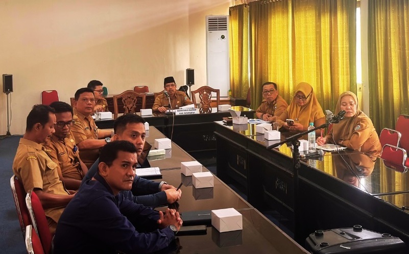 RAKOR: Sekda Ismail dan jajarannya saat mengikuti rakor pengendalian inflasi daerah.