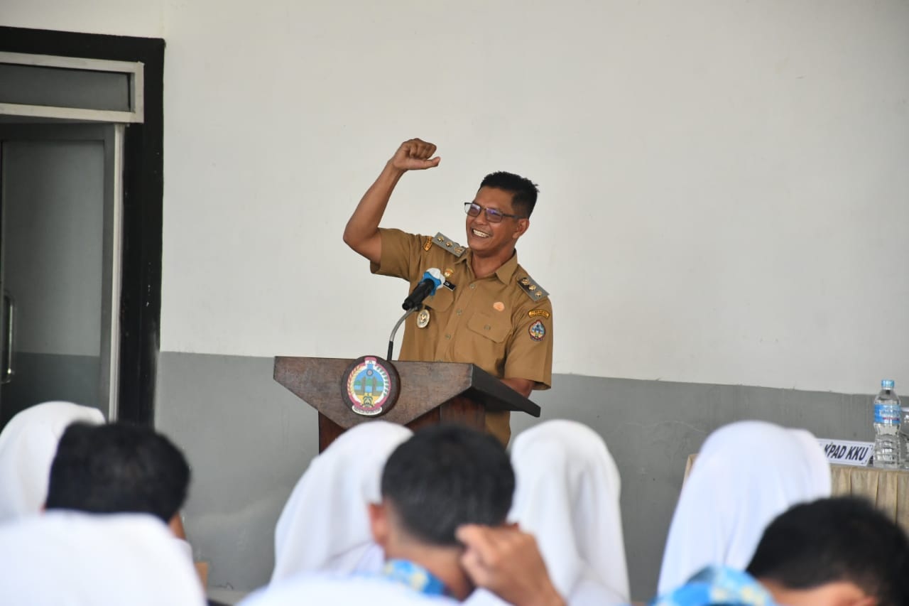DISKUSI : Diskusi Panel &ldquo;Gen Z Anti Narkoba&rdquo; yang diikuti oleh siswa-siswi SMA dan SMK se-Kabupaten Kayong Utara, bertempat di Cafe Biva Sukadana, Senin (16/12).