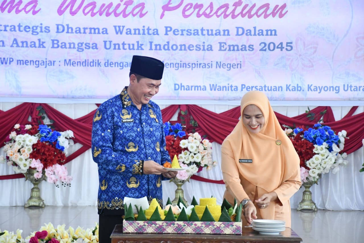 DPW : Peringatan HUT ke-26 Dharma Wanita Persatuan (DWP) berlangsung di Pondopo Bupati Kayong Utara, Sukadana, Rabu (17/12).