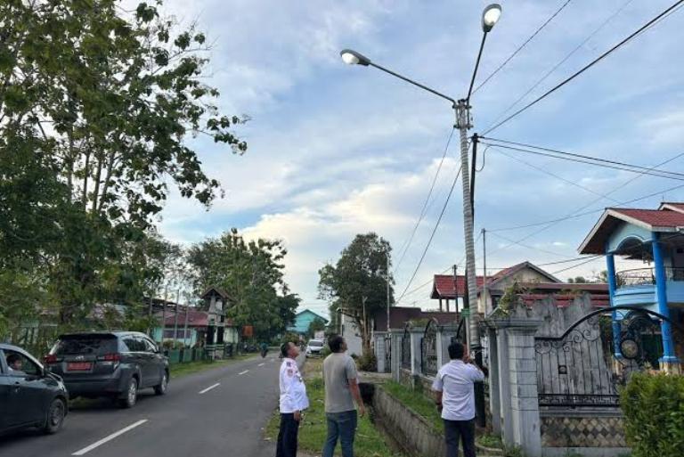 PJU di Kapuas Hulu masih banyak yang belum menyala sehingga dikeluhkan masyarakat.