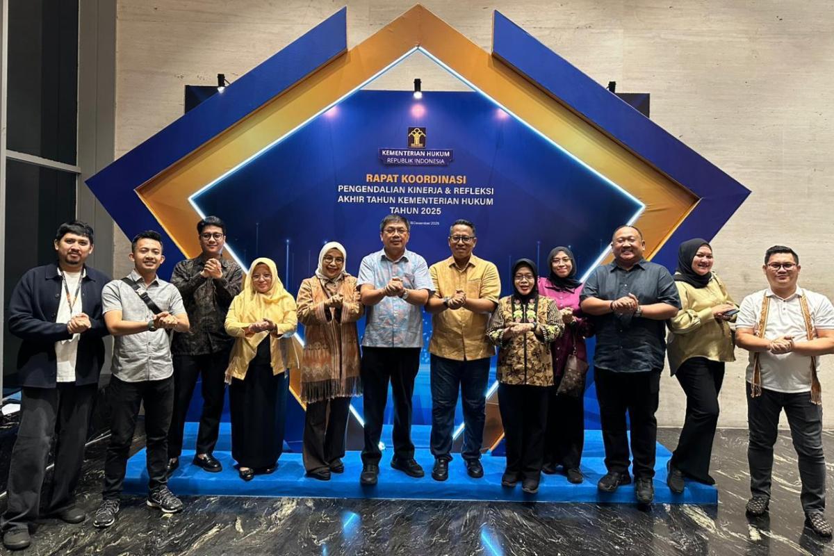 Kanwil Kemenkum kalbar menghadiri rakor pengendalian kinerja dan refleksi akhir tahun Kemenkum pada Rabu (17/12).