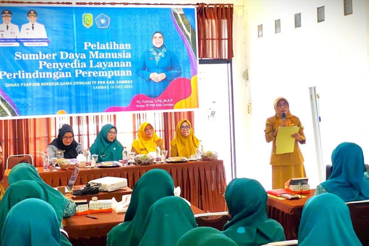 Kanwil Kemenkum kalbar menjadi narasumber dalam pelatihan SDM Dinas P3AP2KB Kabupaten Sambas pada Selasa (16/12).