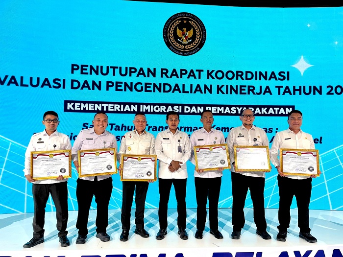 WBK : Kantor Imigrasi Kelas III TPI Putussibau menerima predikat Wilayah Bebas dari Korupsi (WBK), yang diserahkan pada Selasa 16 Desember 2025.