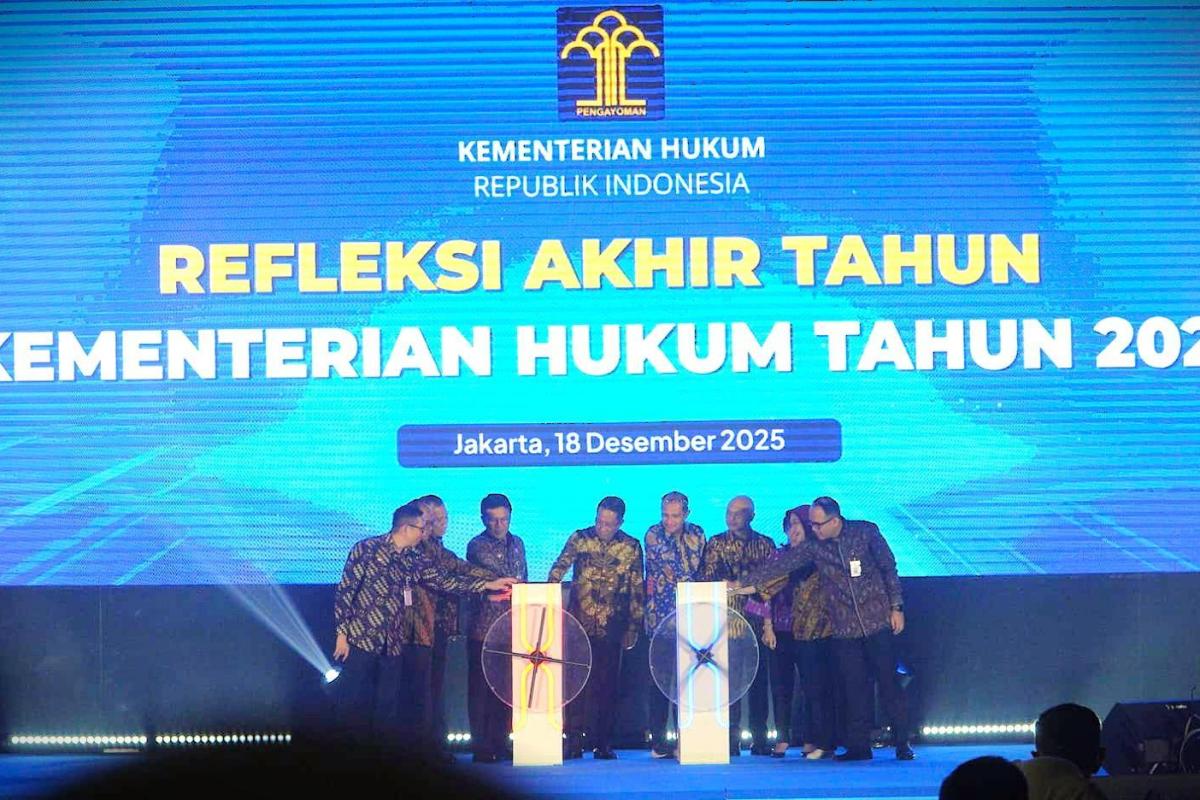 Penutupan Rakordal kinerja Kemenkum 2025 di Jakarta pada Kamis (18/12).