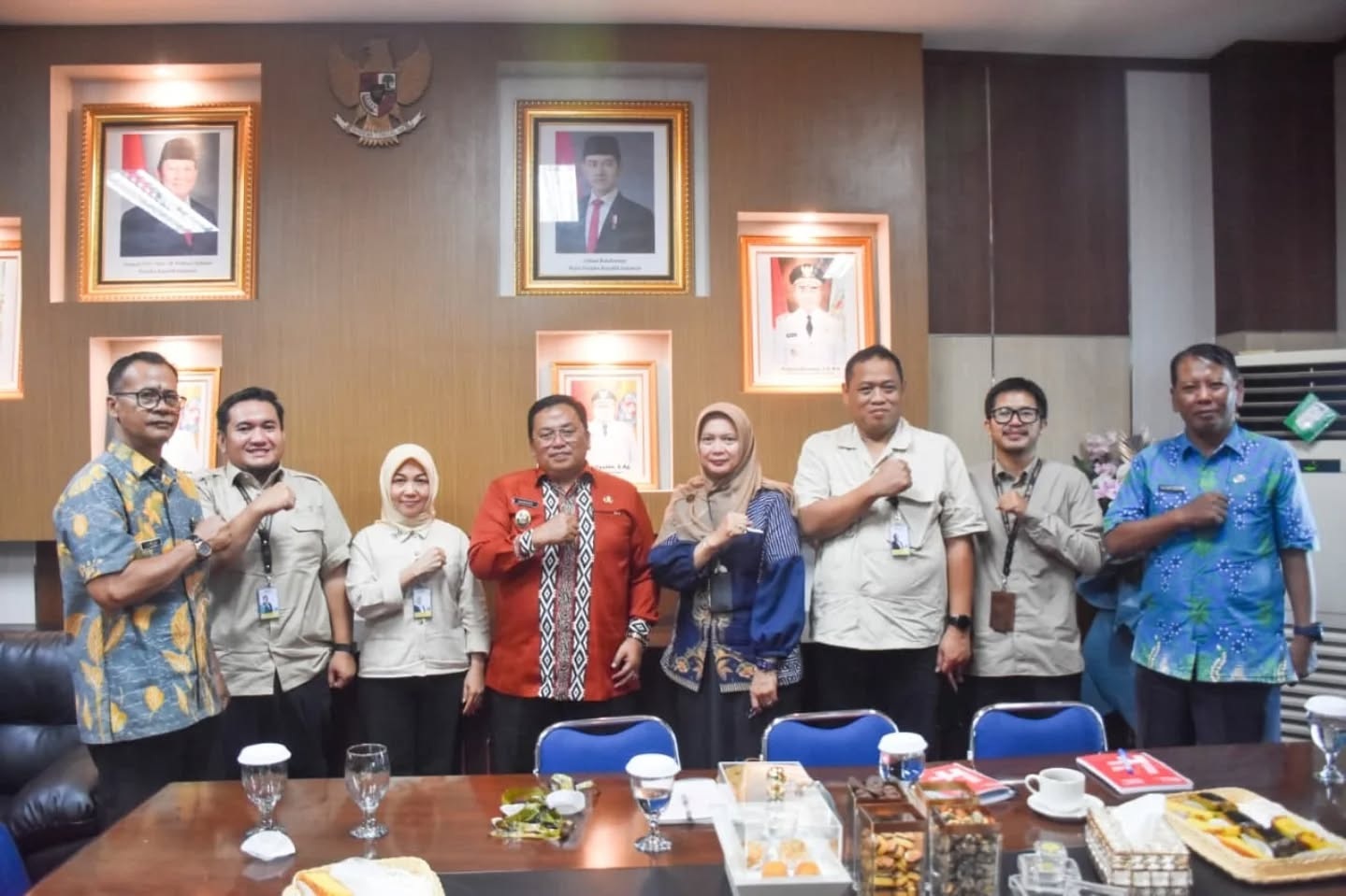 KUNJUNGAN: Wakil Bupati Kubu Raya Sukiryanto menerima kunjungan Tenaga Ahli Utama KSP Heri Saktiyanto untuk membahas pengembangan kawasan transmigrasi dan Program Ekspedisi Patriot.