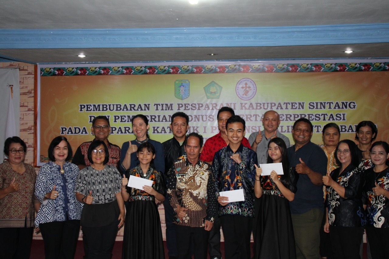 DAIABADIKAN: Kontingen Kabupaten Sintang usai mengikuti Pesparani I Tingkat Provinsi Kalimantan Barat.