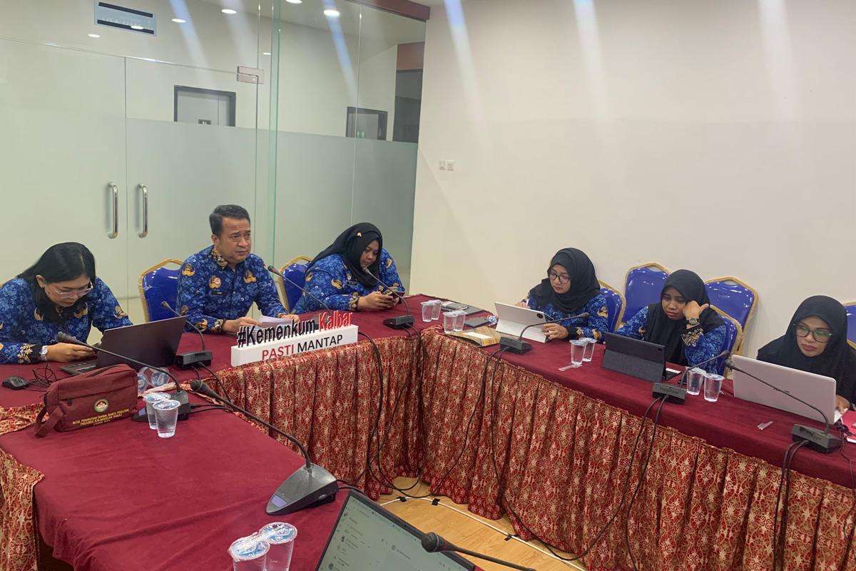 Kanwil Kemenkum Kalbar menggelar rapat harmonisasi Raperbup Sintang pada Senin (22/12).