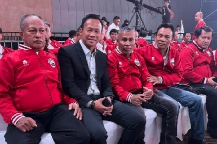 Koordinator Perbati wilayah tengah Ramli bersama Daun Yordan menyaksikan atlet tinju berlaga di Sea Games Thailand.