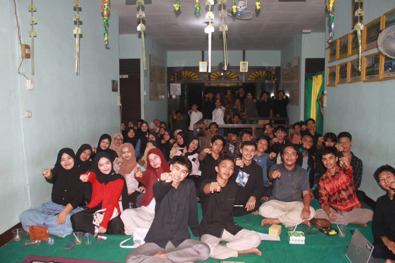 Kebersamaan warga AMKS S.M. Tsjafioeddin dalam perayaan HUT ke-36, penuh semangat dan kekeluargaan.